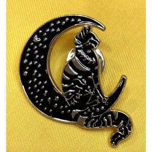 NWOT Black Enamel Cat Moon Brooch Lapel Pin Animal Celestial Horoscope